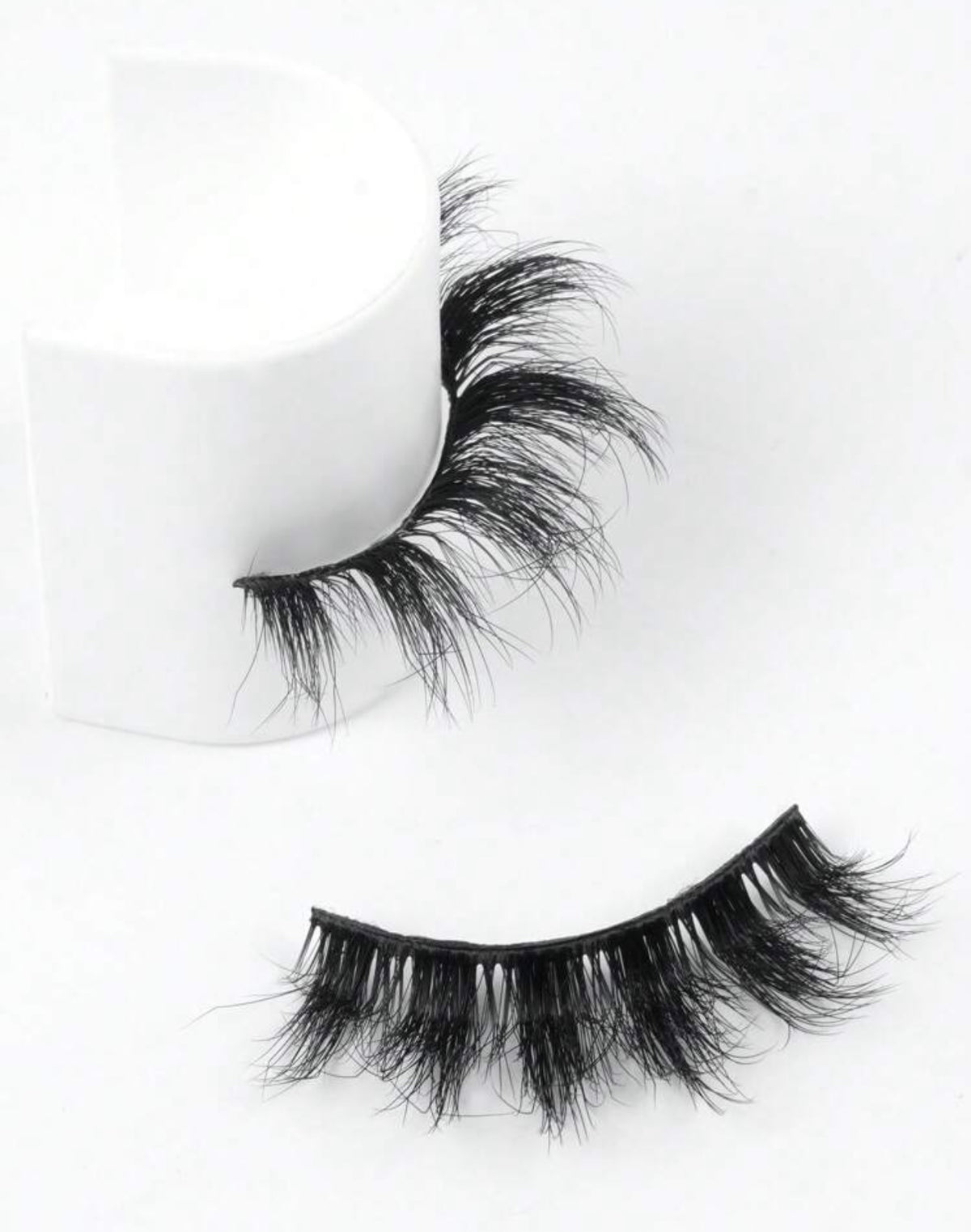 Shein Lashes زوج واحد من رموش شي إن